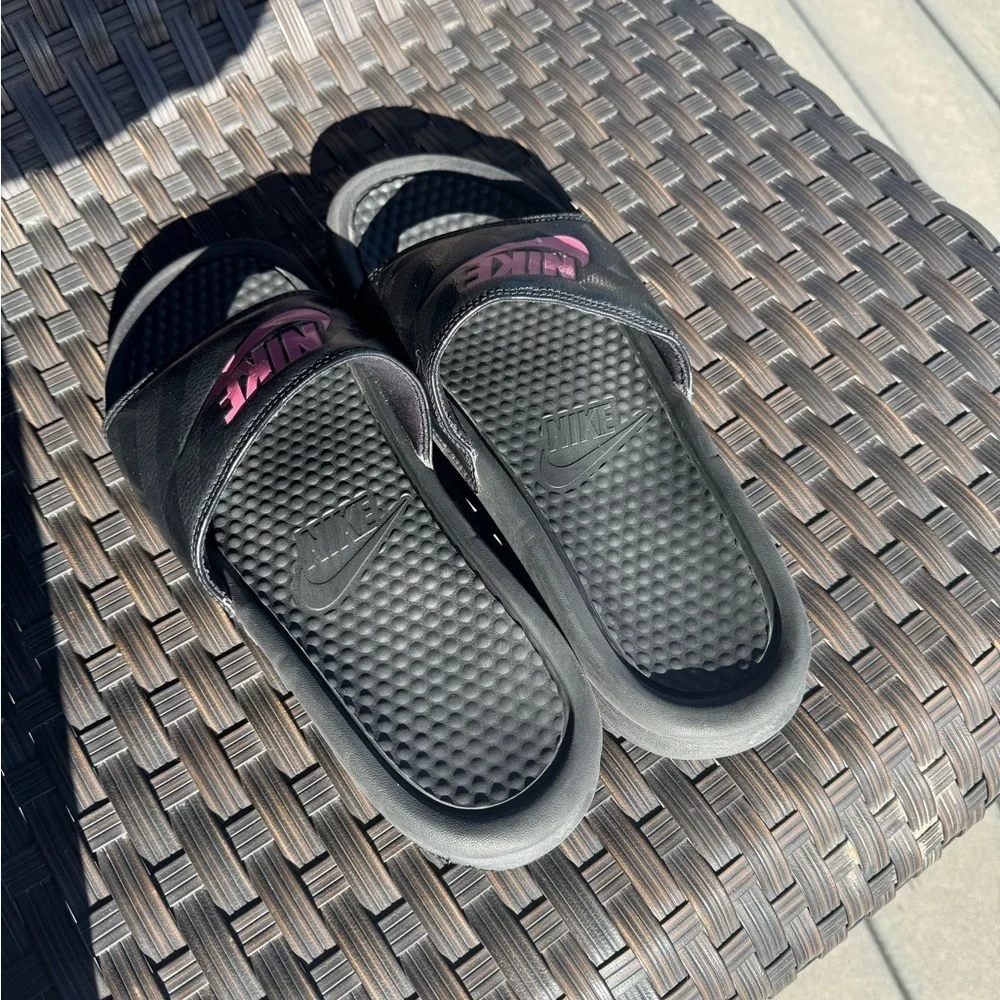 Women’s Nike slides